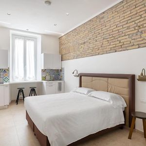 Studio met een King Size Bed